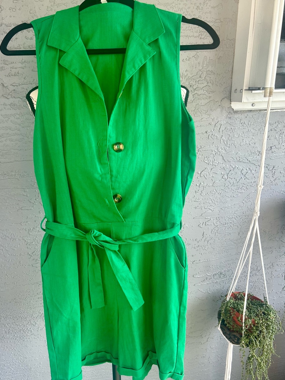 Cafe 7 Women’s coastal Sleeveless Green Tie-Waist Romper with Collared V-Neck